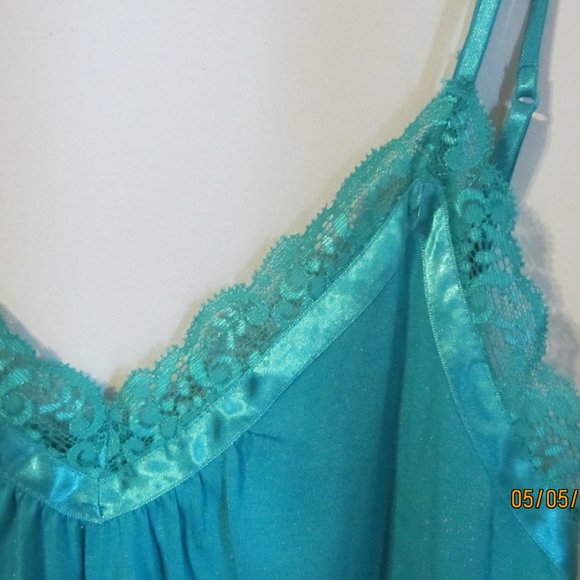 Express V Neck Cami - Picture 2 of 3